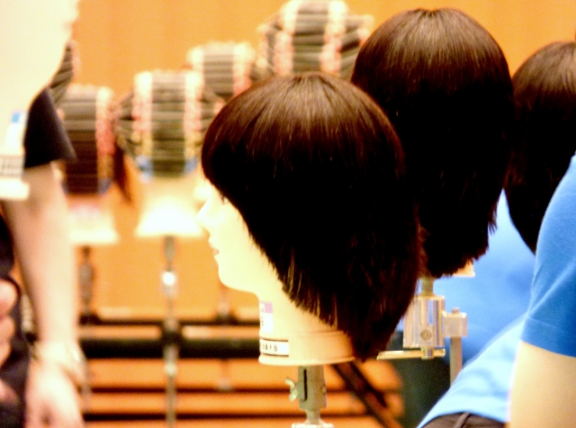 【大阪】美容師の国家試験合格を目指すならヴェールルージュ美容専門学校！試験の内容と合格率・難易度・合格基準について