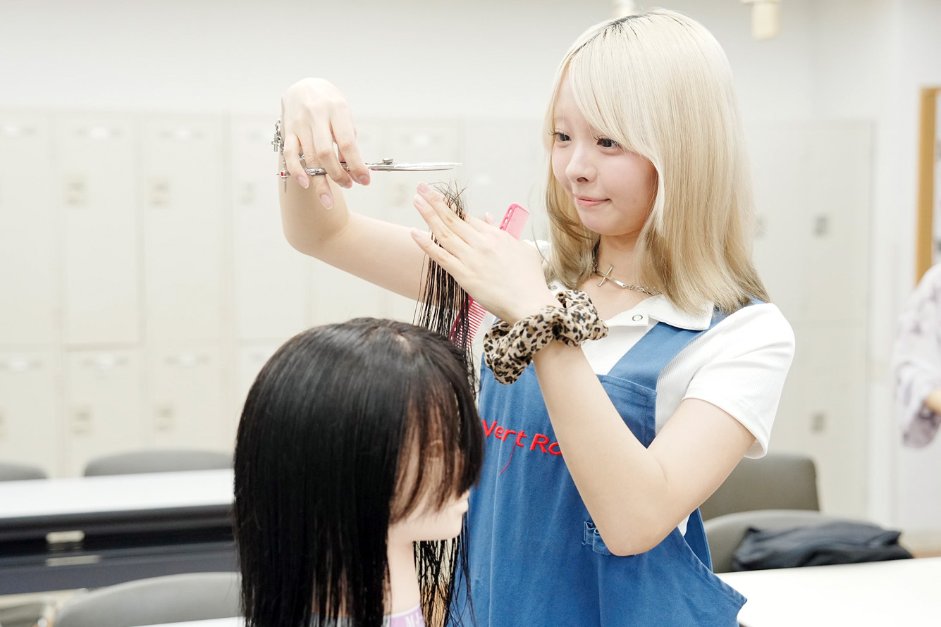 カット＆ヘアアレンジの参考画像